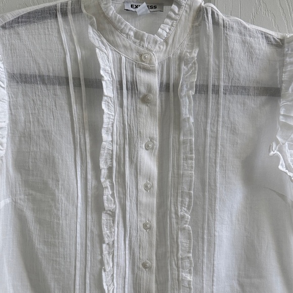 Express-NWOT- Sleeveless White Ruffle Blouse - Picture 3 of 6